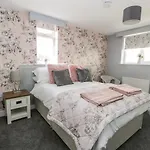 Apartment Manor Heath 4 *